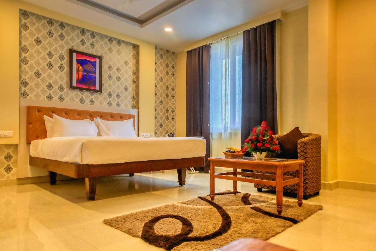 Hotel Royal Grande ฮอร์นีเบ็ชวา ภายนอก รูปภาพ